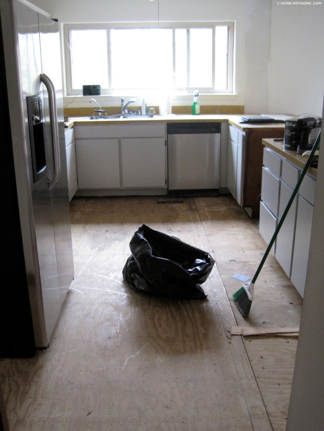 homemoyaone_kitchen_flooring-gone