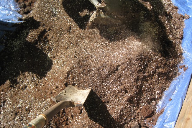 homemoyaone_mixing-soil