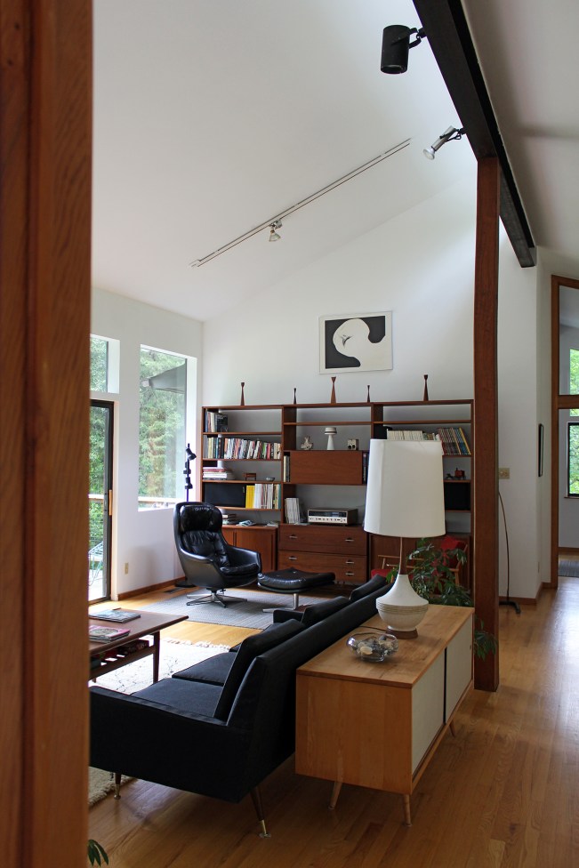 Sara_living-room6_sm.jpg