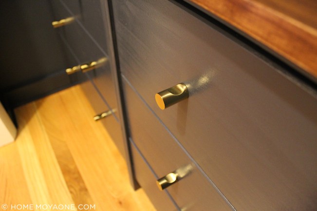 homemoyaone_coat-closet-ikea-hack-anthro-knobs